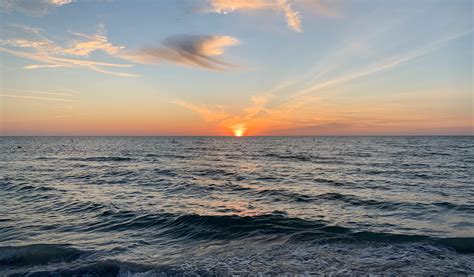 Calculations of sunrise and sunset in Key West – Florida – USA for March 2024. Generic astronomy calculator to calculate times for sunrise, sunset, moonrise, moonset for many cities, with daylight saving time and time zones taken in account.